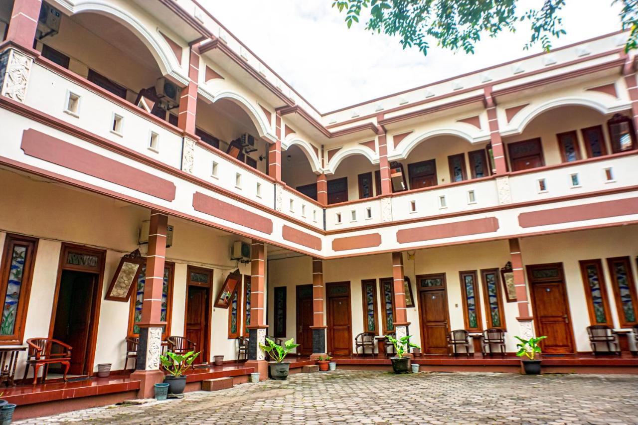 Hotel Laweyan Solo Экстерьер фото