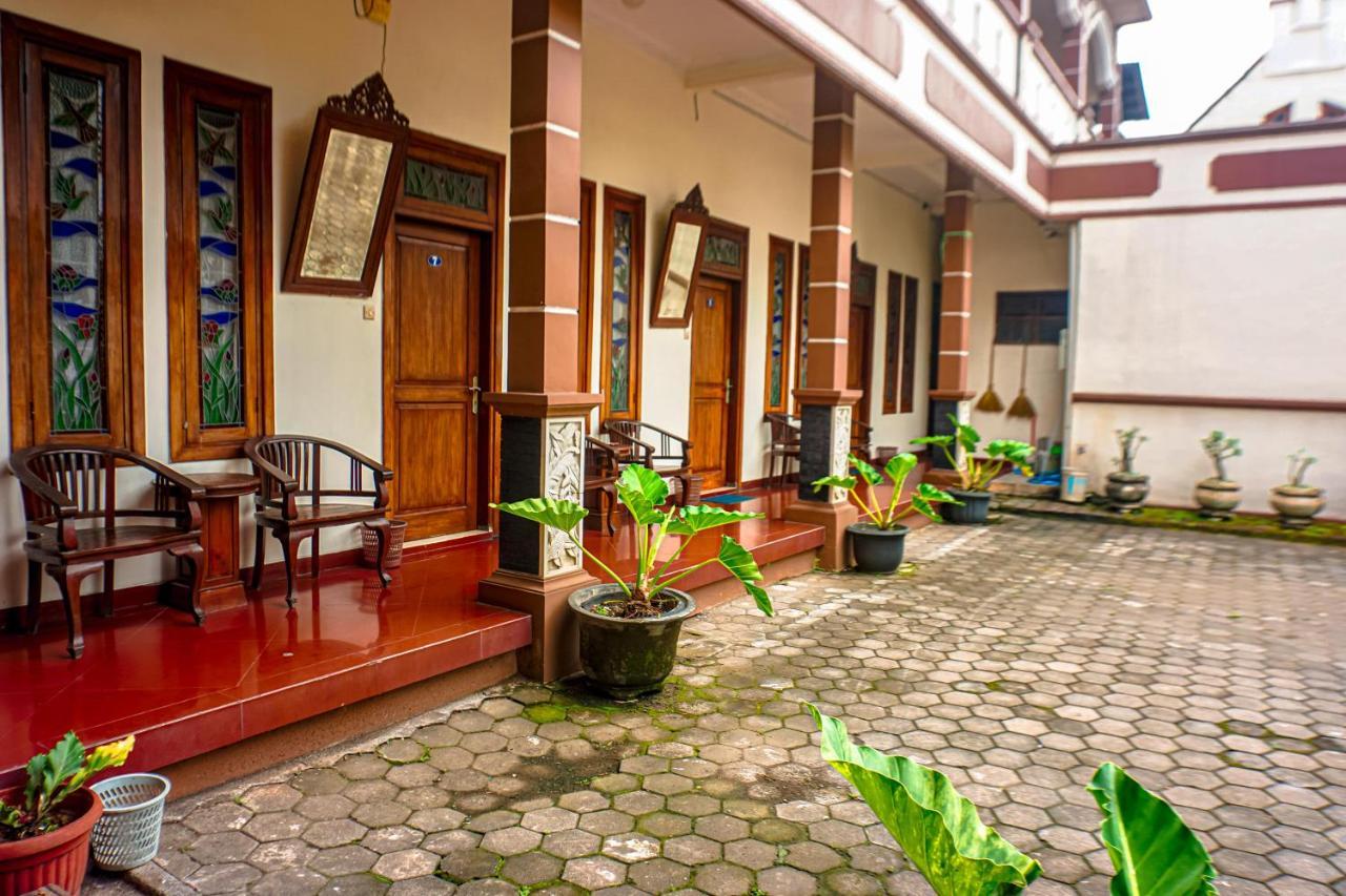 Hotel Laweyan Solo Экстерьер фото
