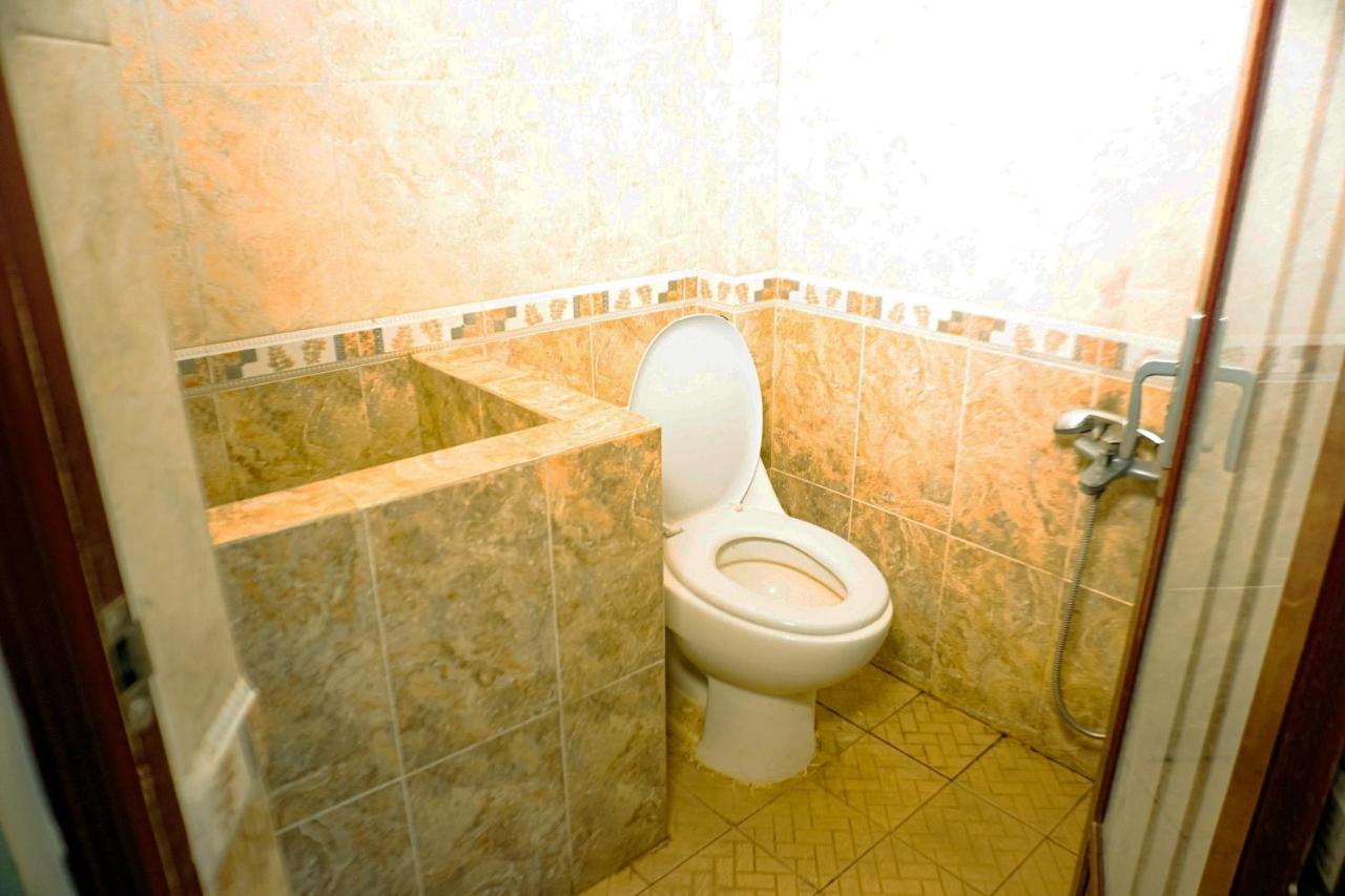 Hotel Laweyan Solo Экстерьер фото