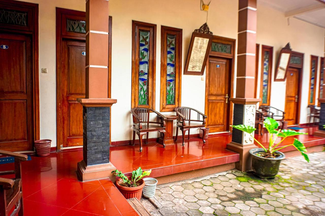 Hotel Laweyan Solo Экстерьер фото