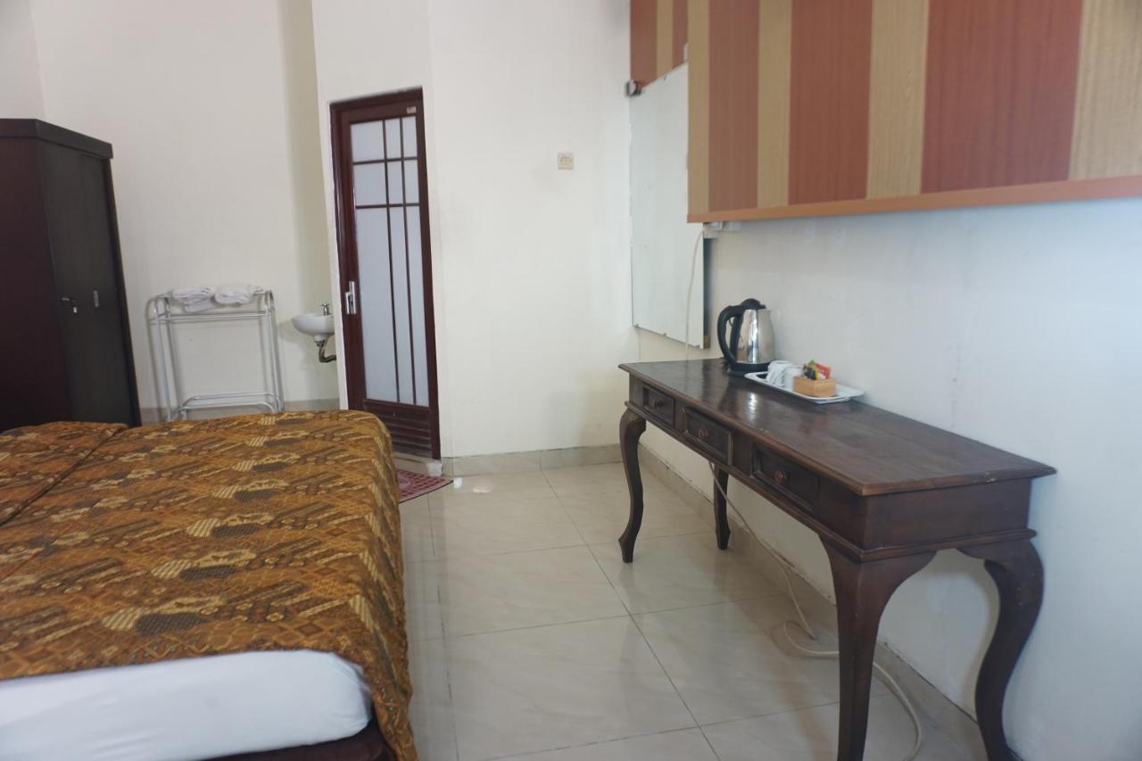 Hotel Laweyan Solo Экстерьер фото