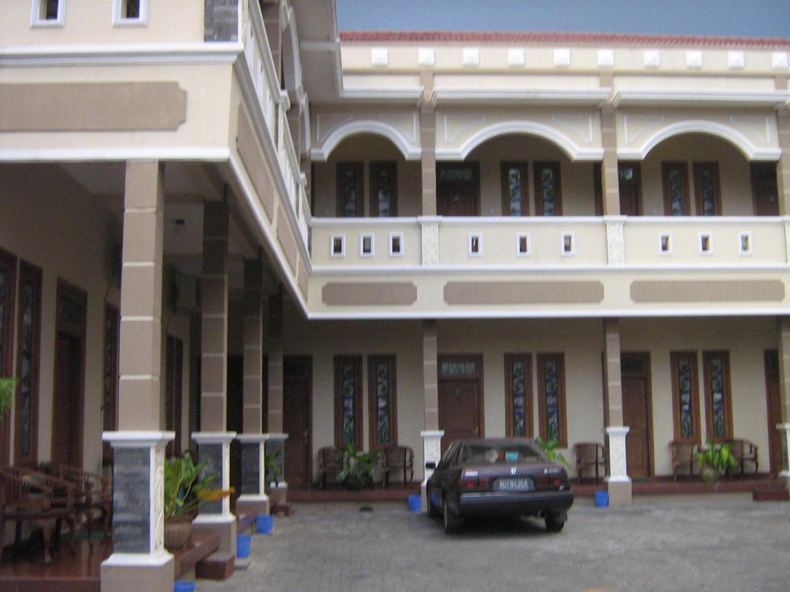 Hotel Laweyan Solo Экстерьер фото